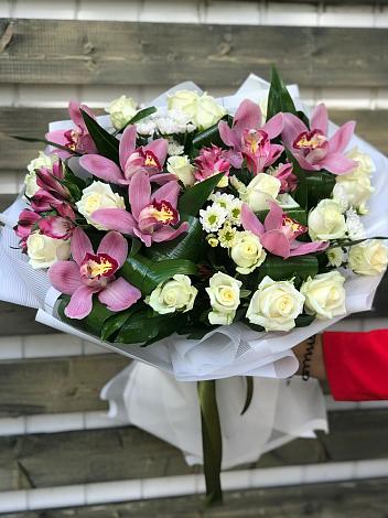 Букет цветов из: Розы и Хризантемы в Стёпаново
